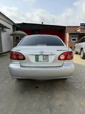 Toyota Corolla LE 2005 Silver