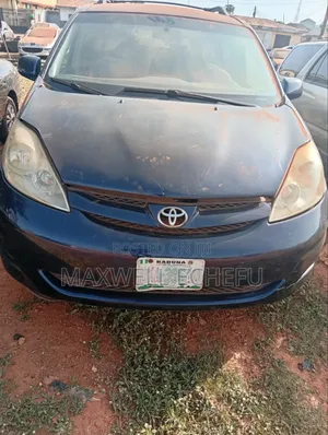 Toyota Sienna LE 4WD 2007 Blue