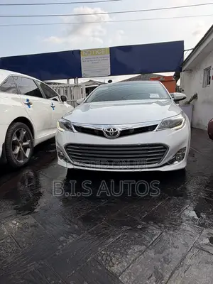 Toyota Avalon Limited Sedan FWD (3.5L 6cyl 6A) 2013 White