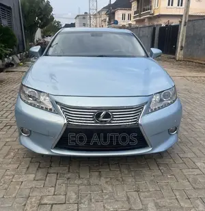 Lexus ES 2013 Blue