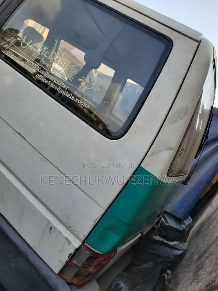 Volkswagen Transporter 2004 White