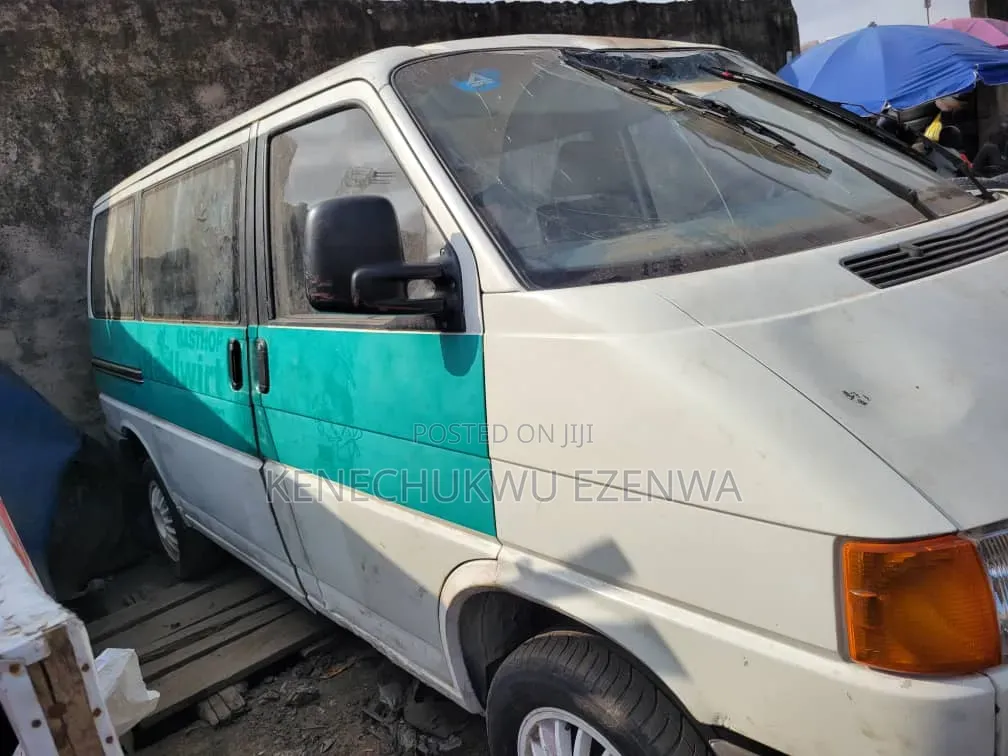 Volkswagen Transporter 2004 White