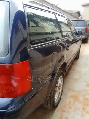 Volkswagen Passat 2003 Blue