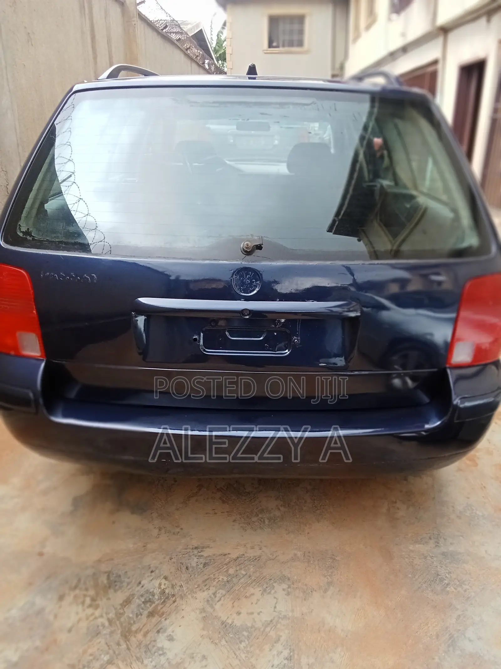 Volkswagen Passat 2003 Blue