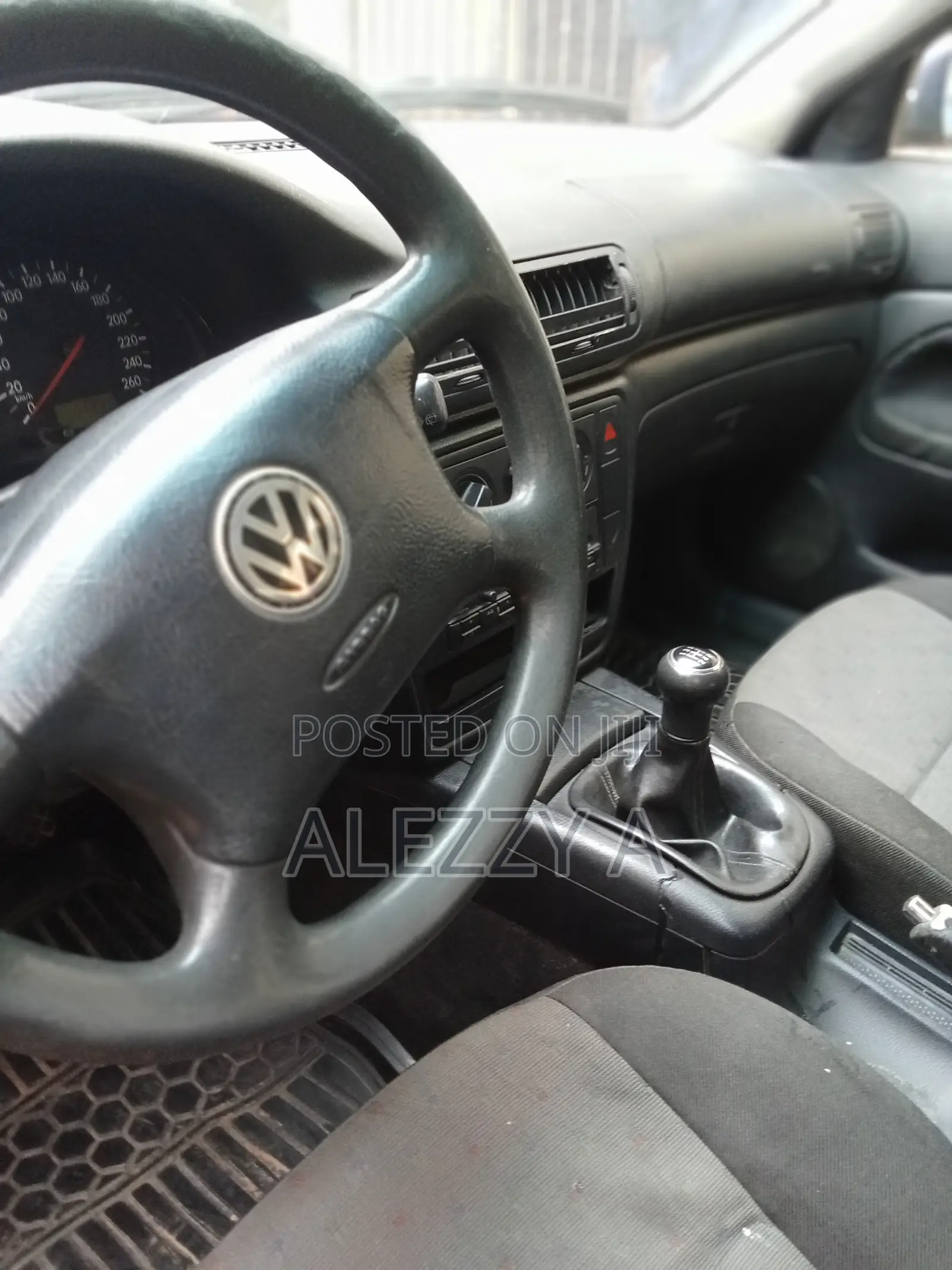 Volkswagen Passat 2003 Blue