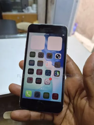 Apple iPhone SE (2022) 64 GB White