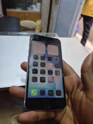 Apple iPhone SE (2022) 64 GB White