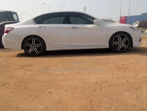 Honda Accord Touring 4dr Sedan FWD (3.5L 6cyl 6A) 2016 White