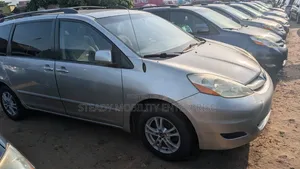 Toyota Sienna XLE Limited AWD 2006 Gold