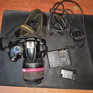 Nikon D5000