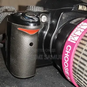 Nikon D5000