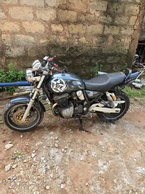 Suzuki Inazuma 2000 Gray