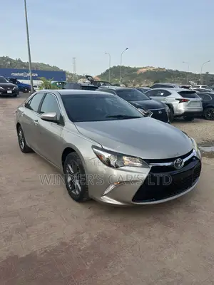 Toyota Camry 2016 Gold