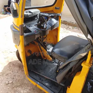 TVS King Deluxe Plus iTouch Start 2021 Yellow