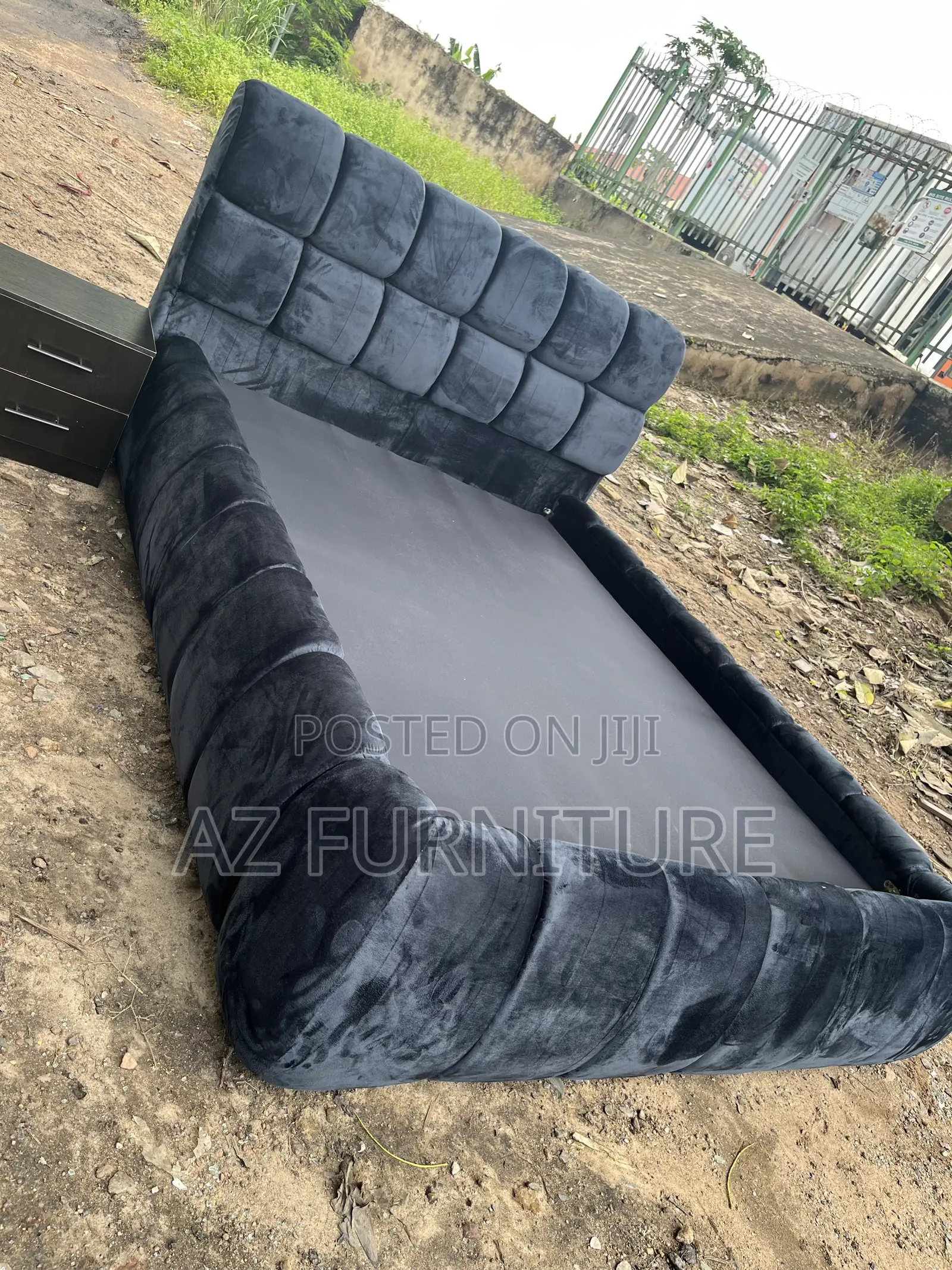 4half by 6 Bedframe Instant Pickup 
