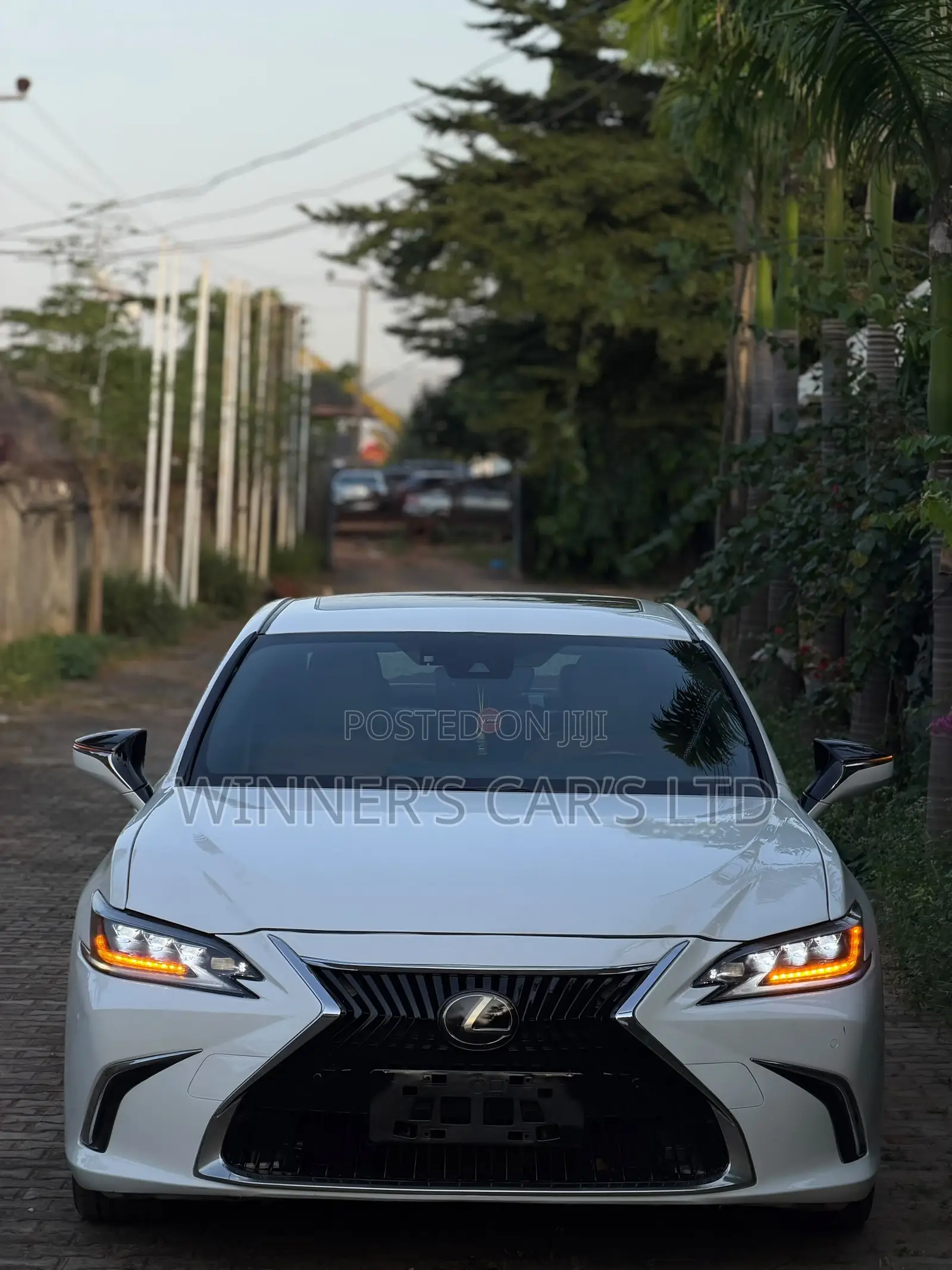 Lexus ES 2019 White