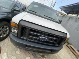 Chevrolet 3500 2011 White