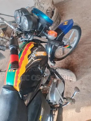 TVS HLX 125 2021 Black