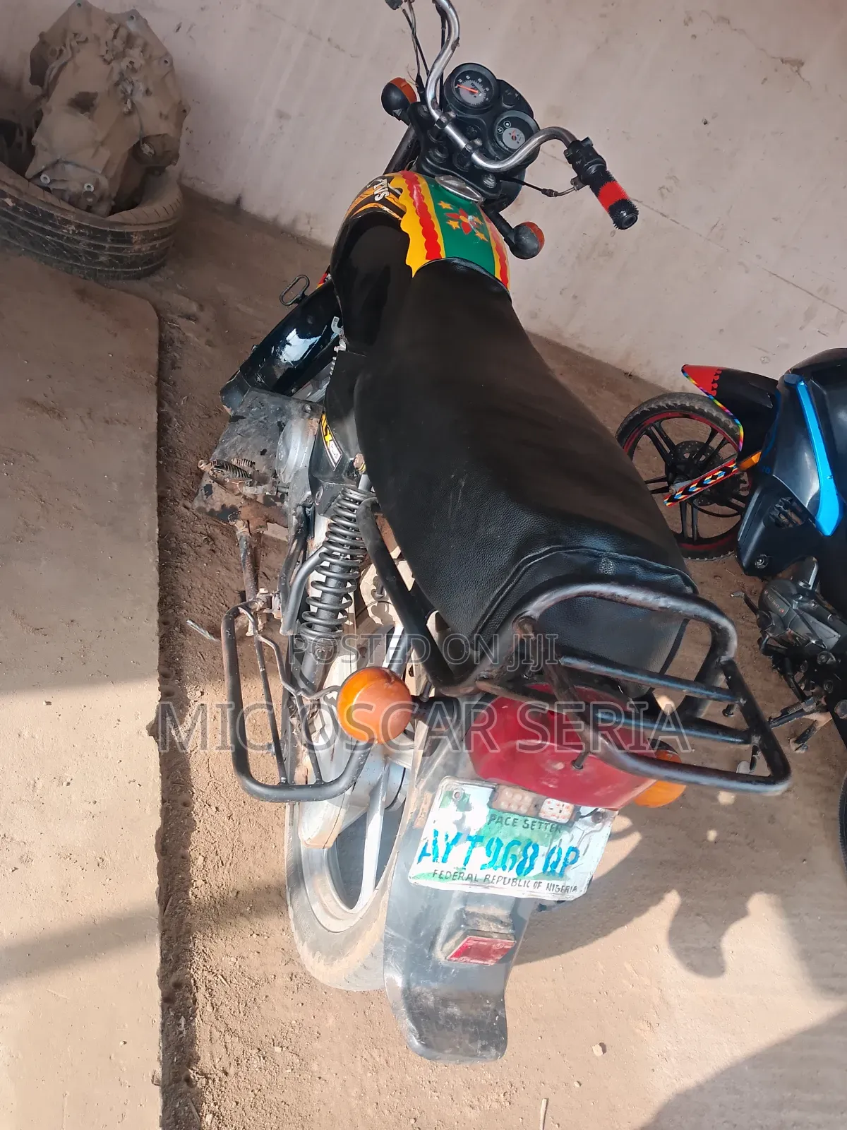 TVS HLX 125 2021 Black
