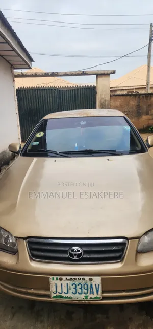 Toyota Camry CE 4dr Sedan (2.2L 4cyl 5M) 2001 Gold