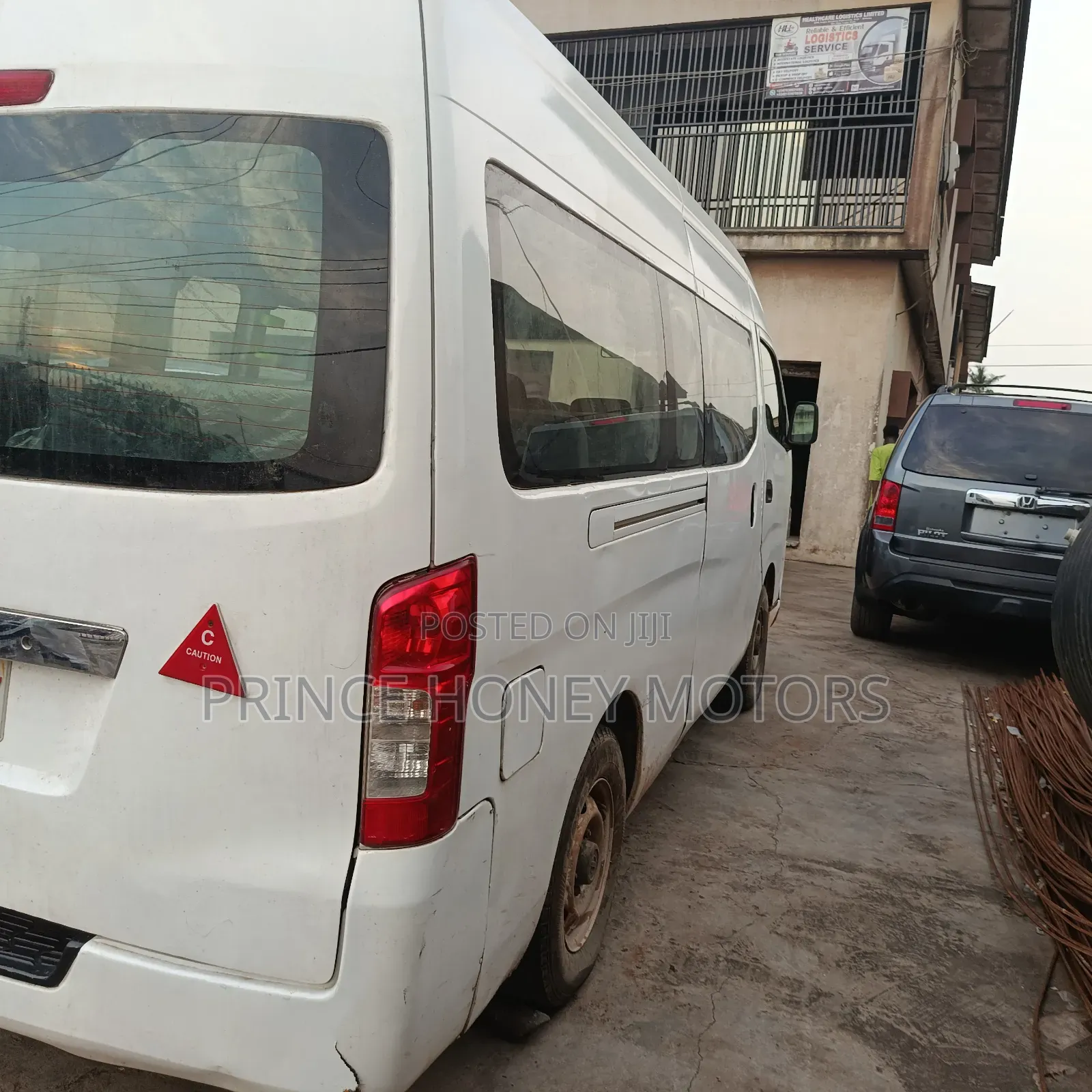 Nissan Caravan (Urvan) 2023 White