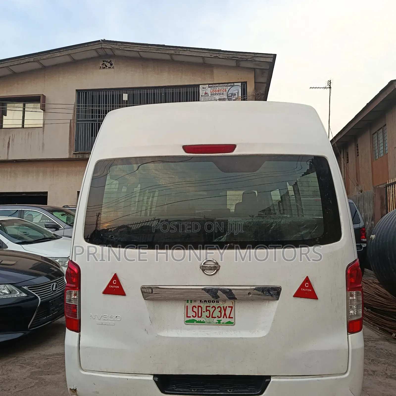 Nissan Caravan (Urvan) 2023 White