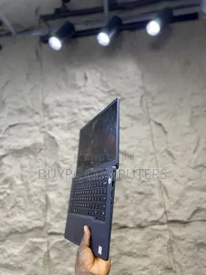 Laptop Dell Latitude 7400 8GB Intel Core i7 SSD 256GB