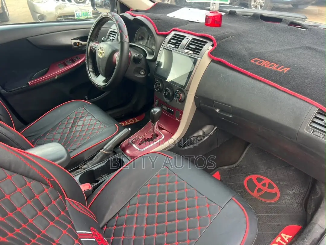 Toyota Corolla 2010 Gray