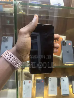 Apple iPhone 11 Pro Max 64 GB Gold
