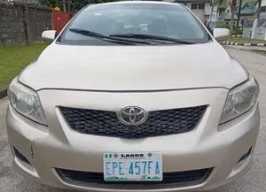 Toyota Corolla 2009 Gold