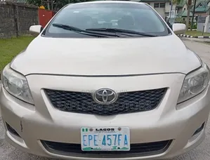 Toyota Corolla 2009 Gold