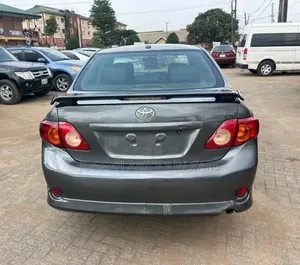 Toyota Corolla Base 4dr Sedan (1.8L 4cyl 5M) 2010 Gray