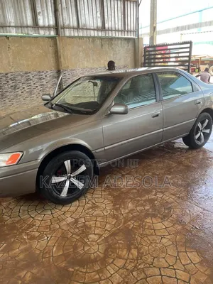 Toyota Camry LE 4dr Sedan (2.2L 4cyl 4A) 2001 Gray