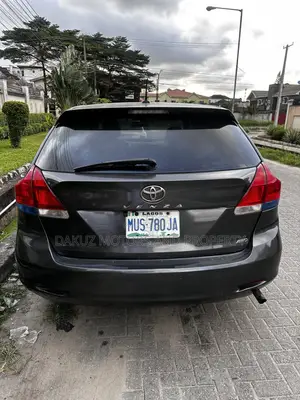 Toyota Venza AWD 2011 Gray