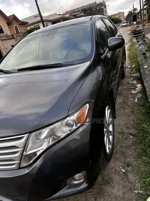 Toyota Venza AWD 2011 Gray