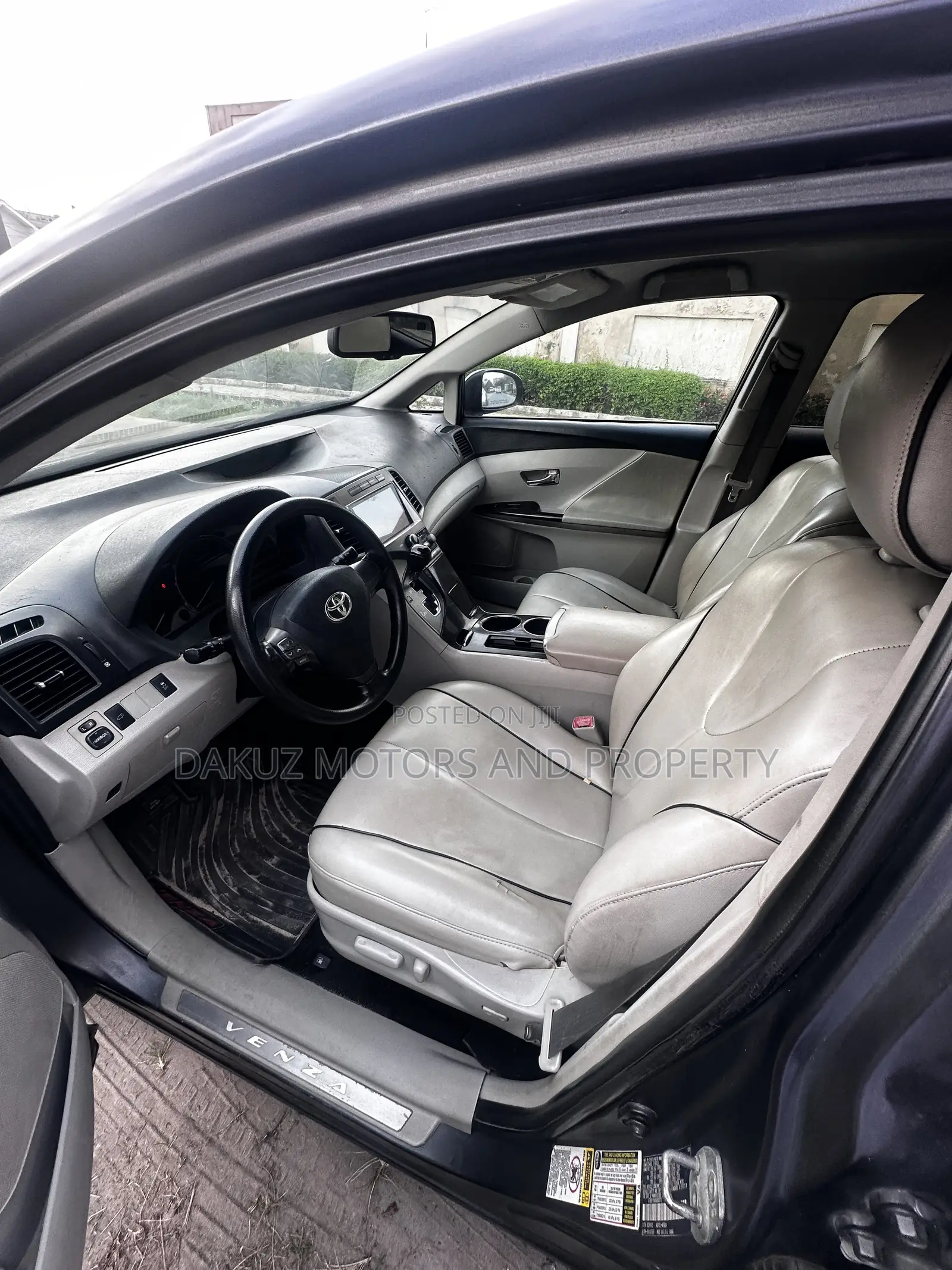 Toyota Venza AWD 2011 Gray
