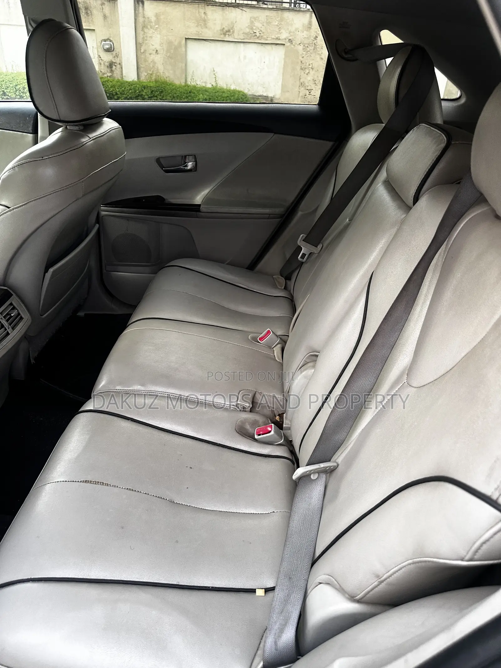Toyota Venza AWD 2011 Gray