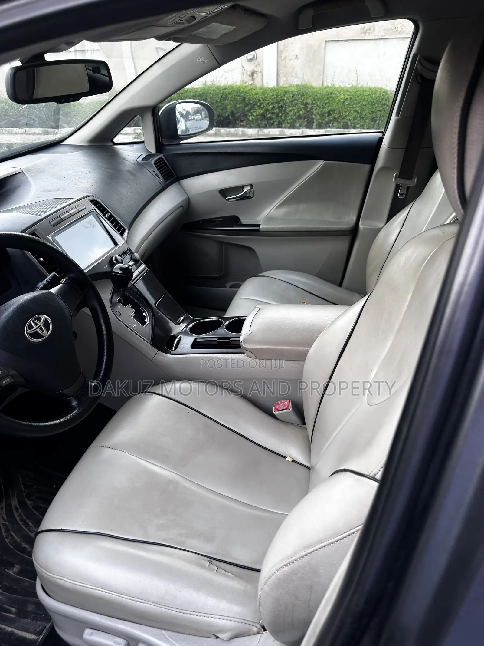 Toyota Venza AWD 2011 Gray