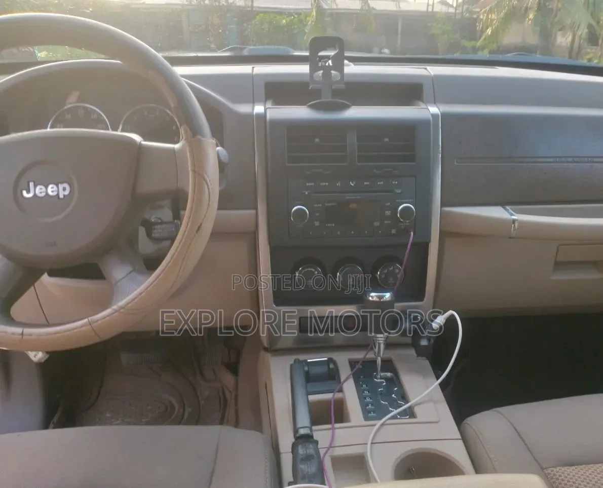 Jeep Commander 2009 Green