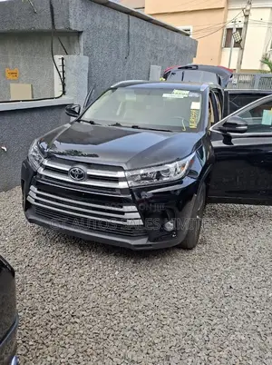 Toyota Highlander XLE V6 4x4 (3.5L 6cyl 6A) 2016 Black