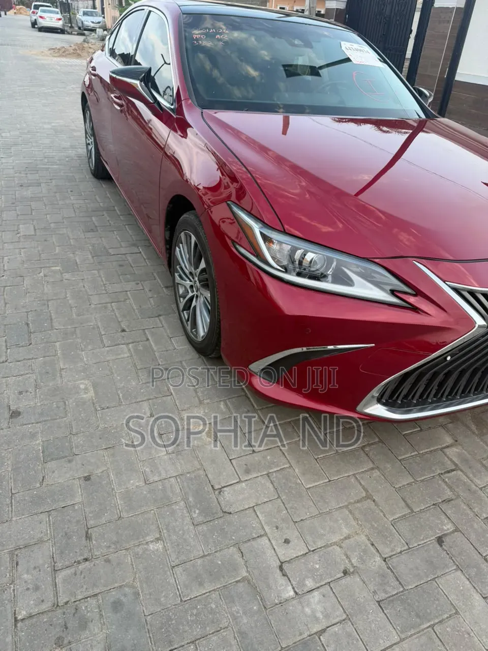 Lexus ES 2019 Red