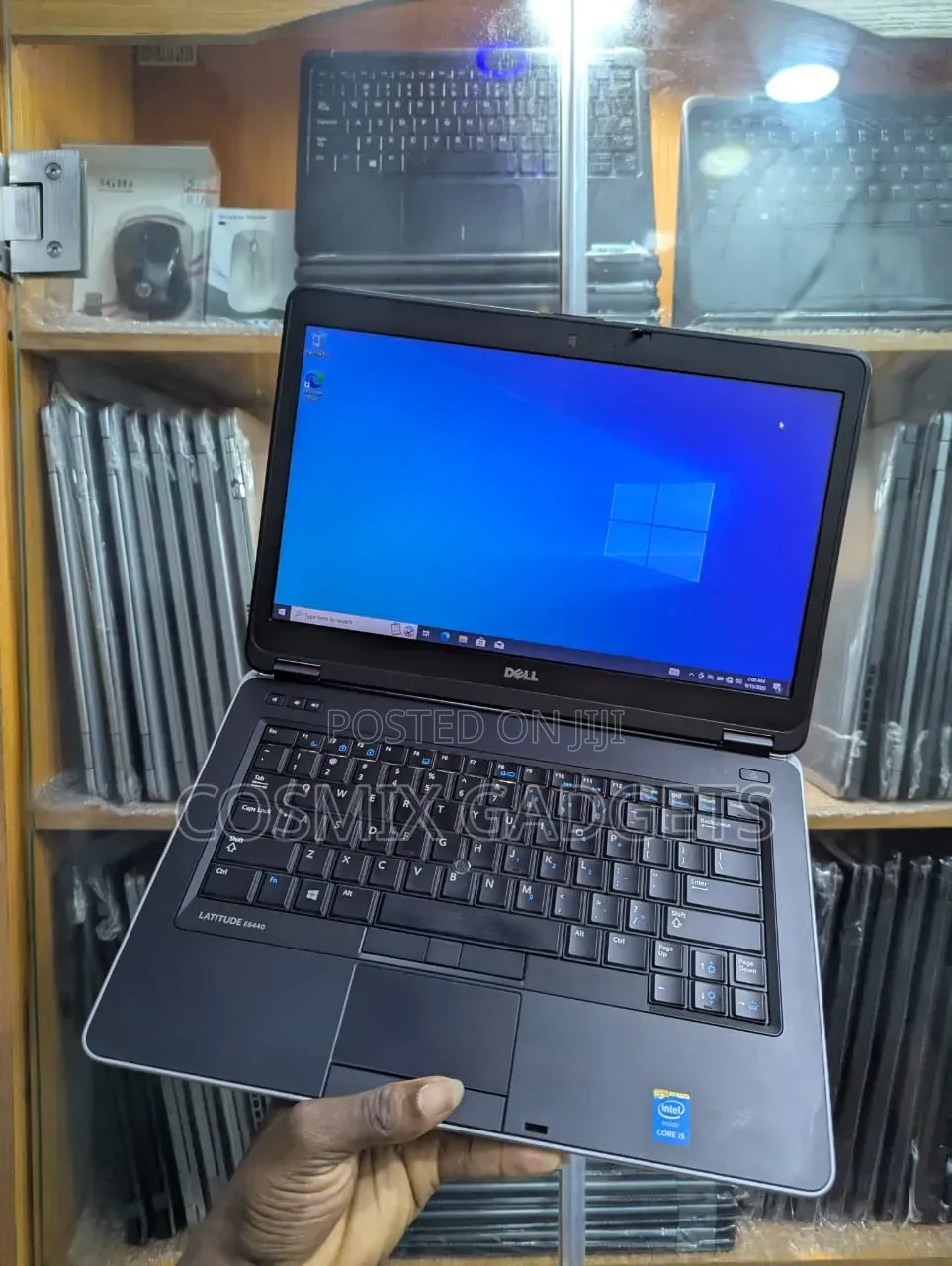 Laptop Dell Latitude 7400 8GB Intel Core i5 HDD+SSD 128GB