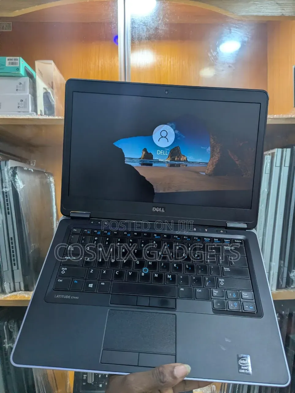 Laptop Dell Latitude 7400 8GB Intel Core i5 HDD+SSD 128GB