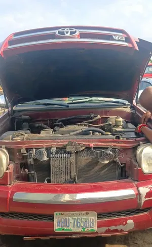 Toyota Tundra 2005 Red