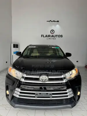 Toyota Highlander XLE 4x4 V6 (3.5L 6cyl 8A) 2018 Black