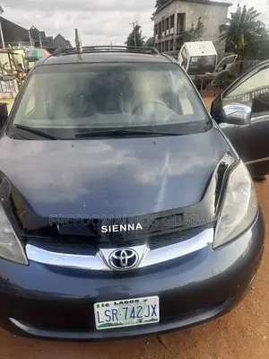 Toyota Sienna 2018 Blue