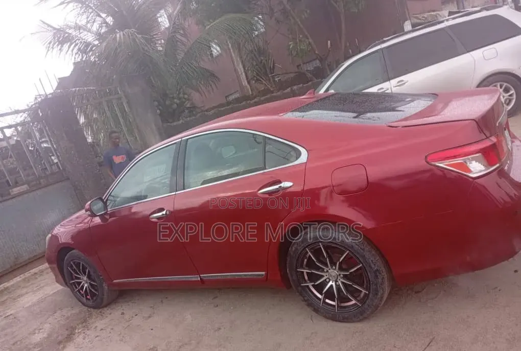Lexus ES 350 2011 Red