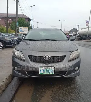 Toyota Corolla 2009 Gray