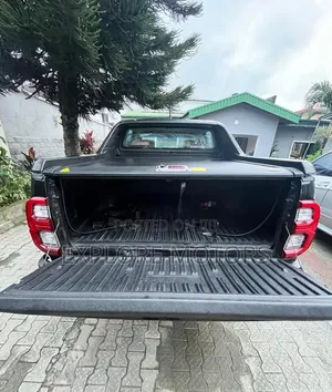 Toyota Hilux 2023 Black