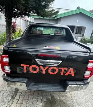 Toyota Hilux 2023 Black